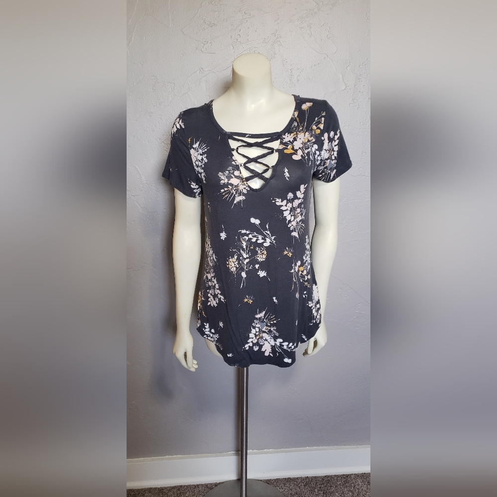 Maurice 24/7 floral strappy lace neck tee
